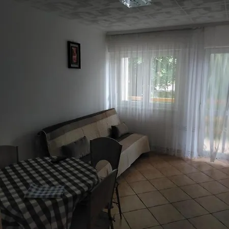 Arnyas Apartman * Zamárdi